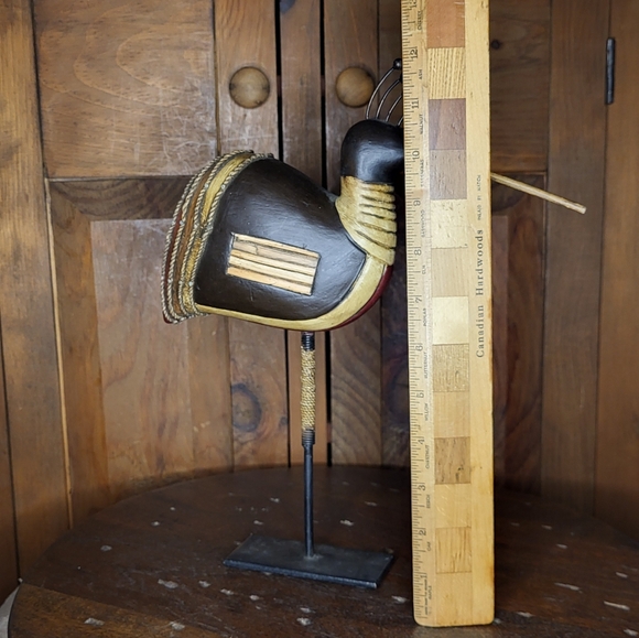 Elegant Black and Gold Bird Sculpture - Picture 8 of 13